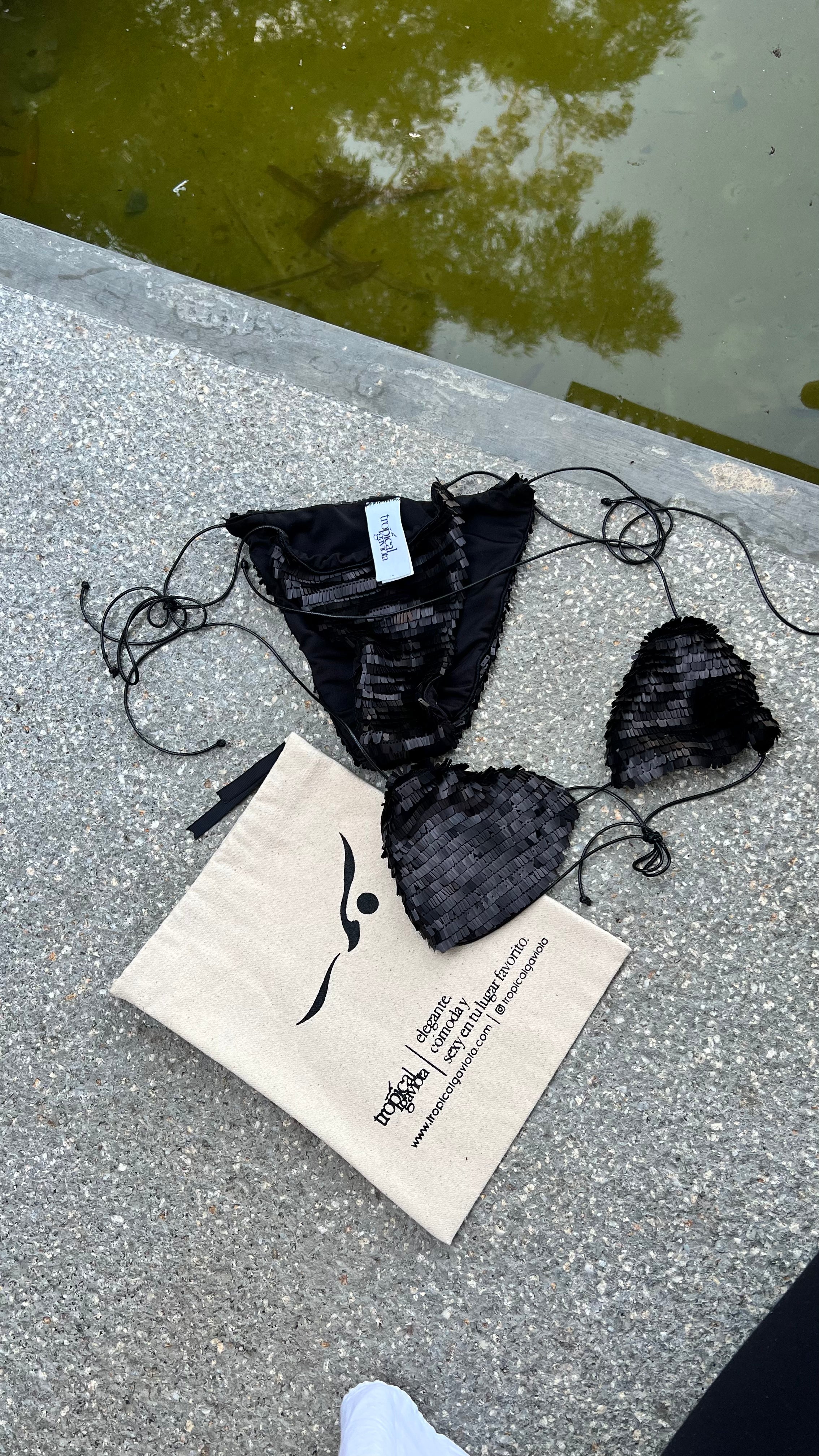 BIKINI BLACK MOON